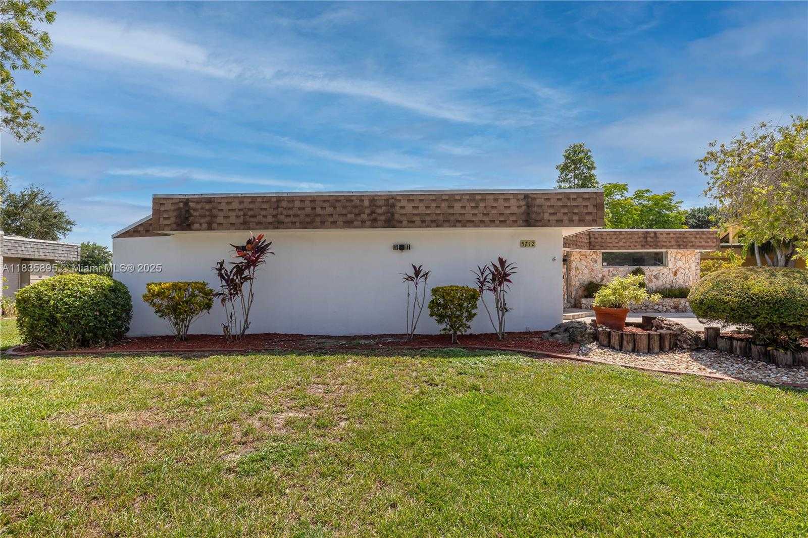 Small Image of 5712 WHITE HICKORY CIR, Tamarac Number 49