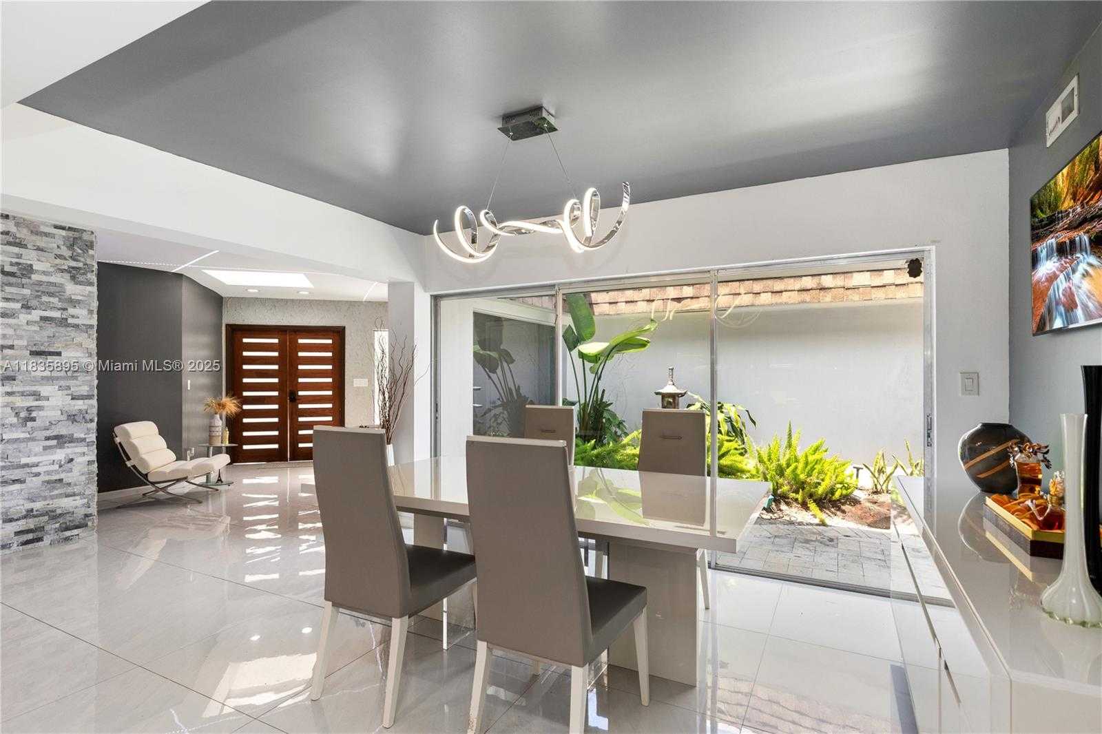 Small Image of 5712 WHITE HICKORY CIR, Tamarac Number 7