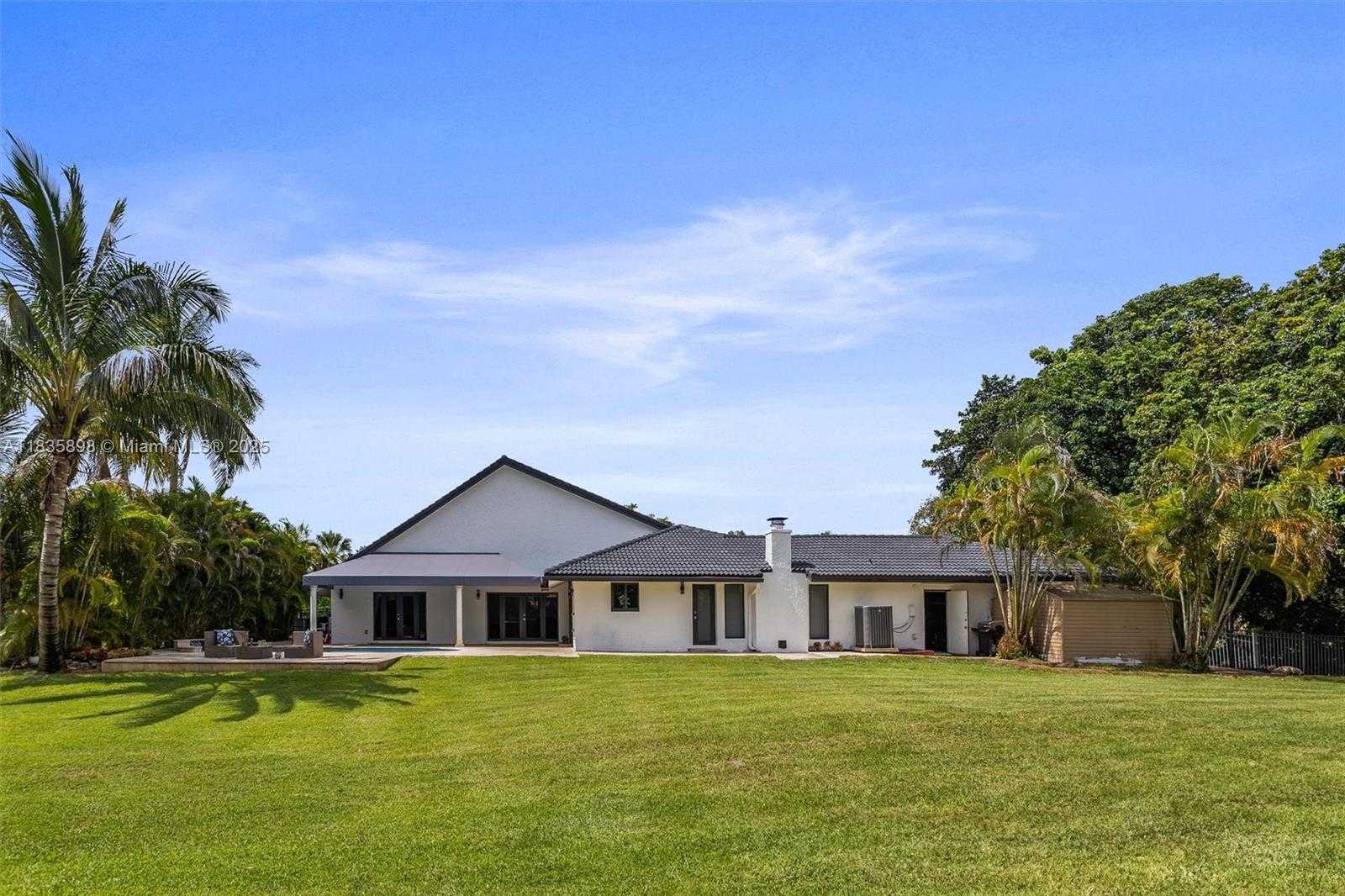 Small Image of 11965 SOUTH WEST 15TH CT, Davie Number 11