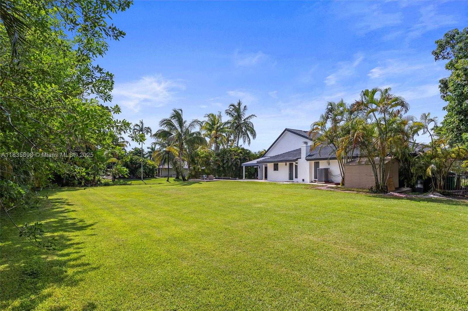 Small Image of 11965 SOUTH WEST 15TH CT, Davie Number 17