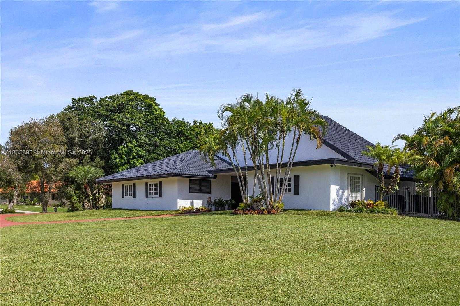 Small Image of 11965 SOUTH WEST 15TH CT, Davie Number 2