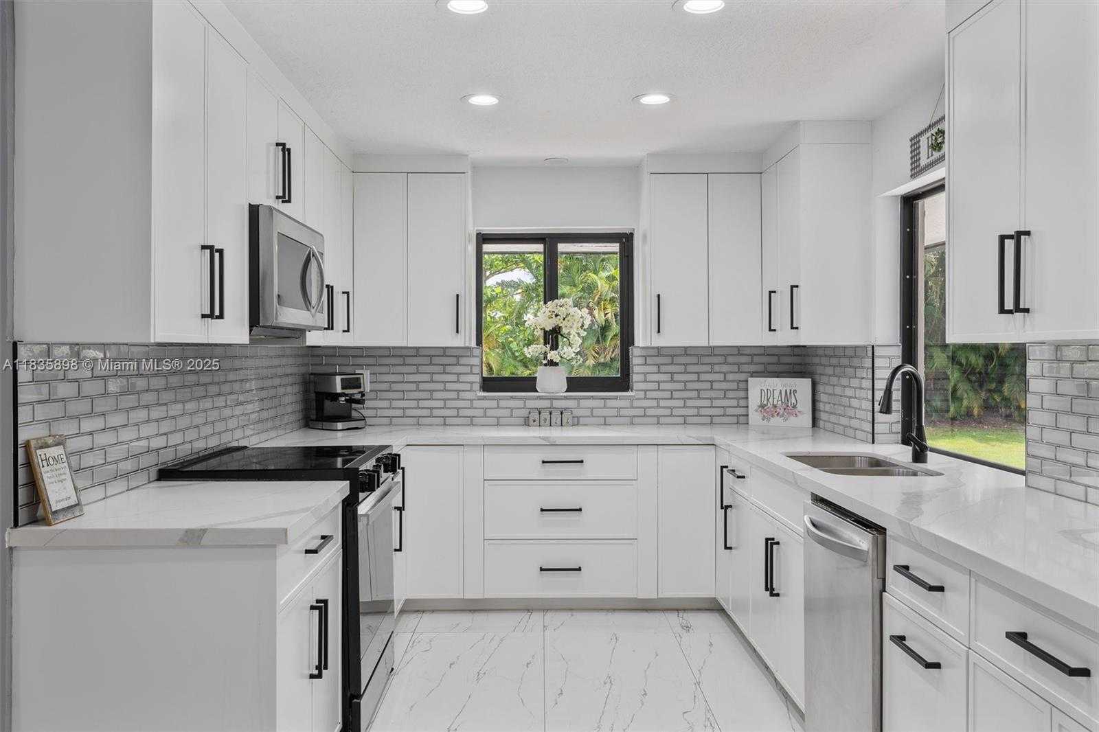 Small Image of 11965 SOUTH WEST 15TH CT, Davie Number 25