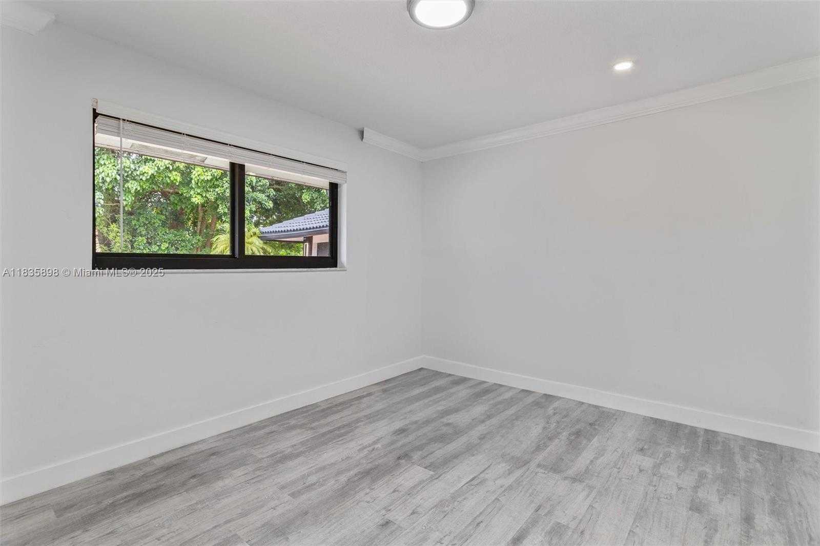 Small Image of 11965 SOUTH WEST 15TH CT, Davie Number 31