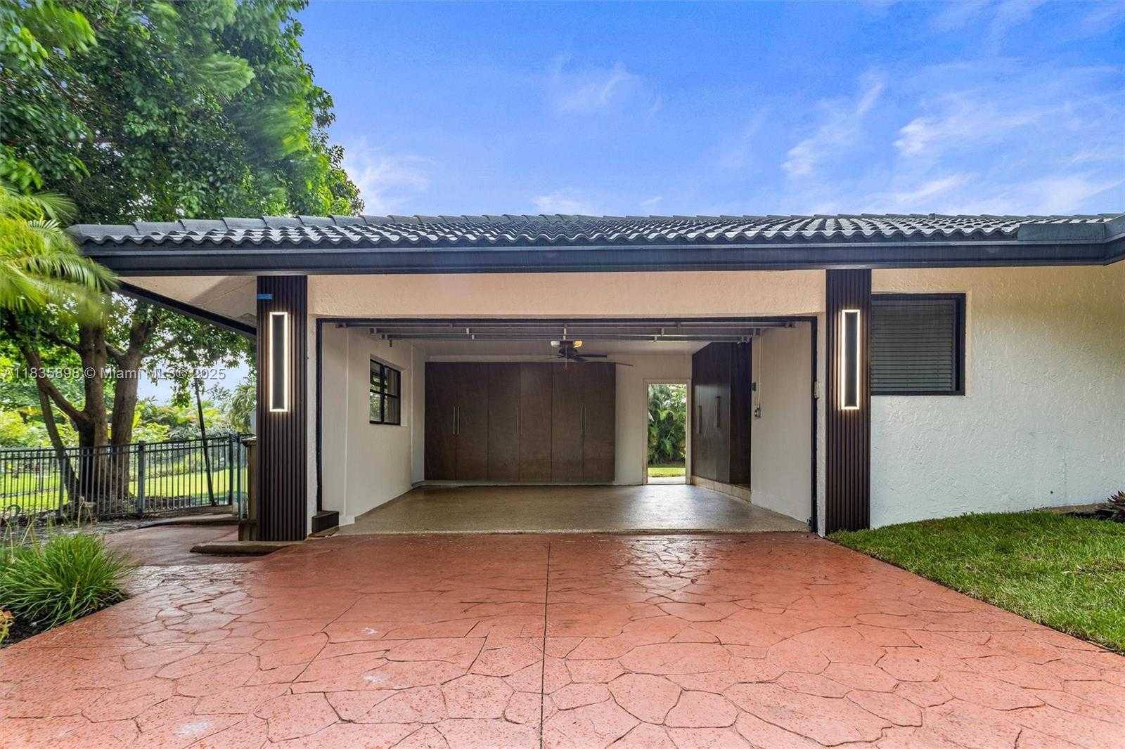 Small Image of 11965 SOUTH WEST 15TH CT, Davie Number 36