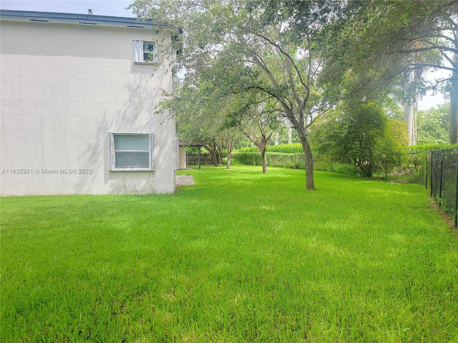 Small Image of 285 NORTH EAST 32 TER, Homestead Number 13