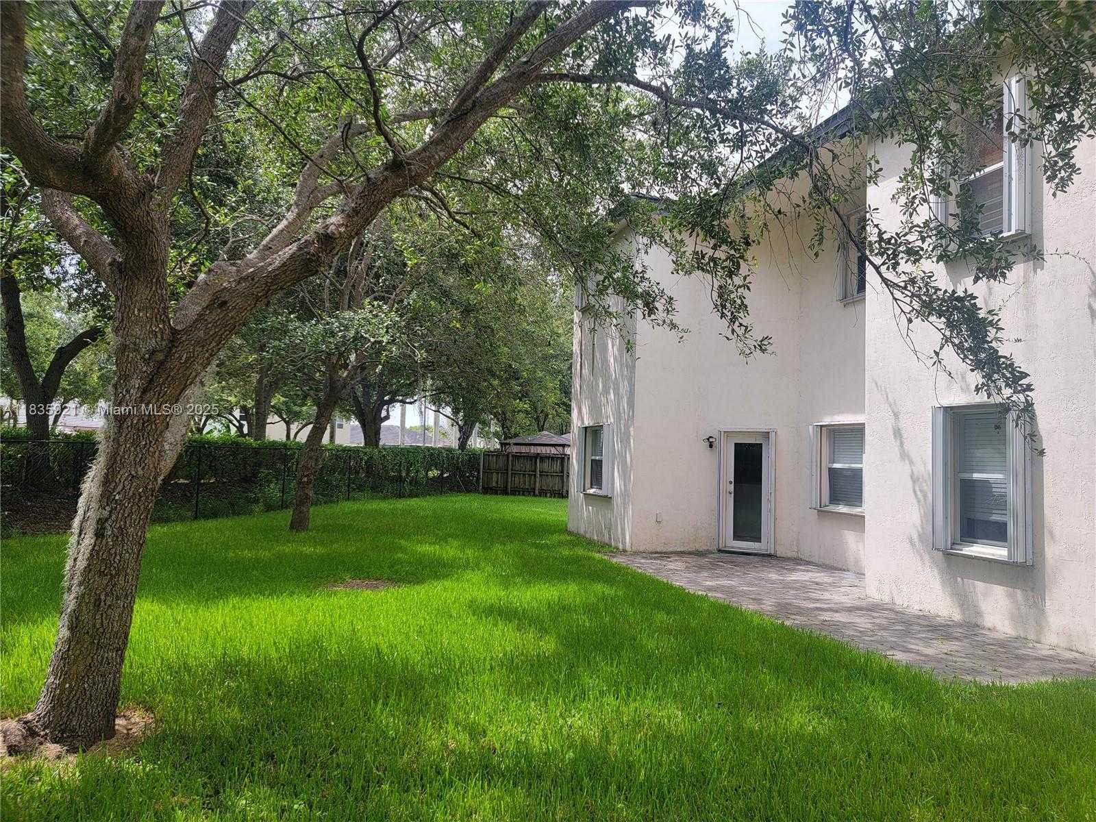Small Image of 285 NORTH EAST 32 TER, Homestead Number 14