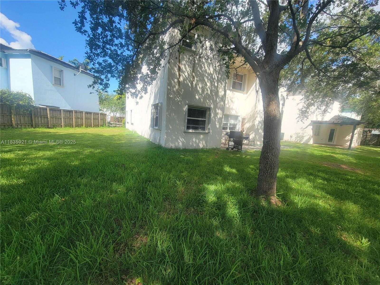Small Image of 285 NORTH EAST 32 TER, Homestead Number 19