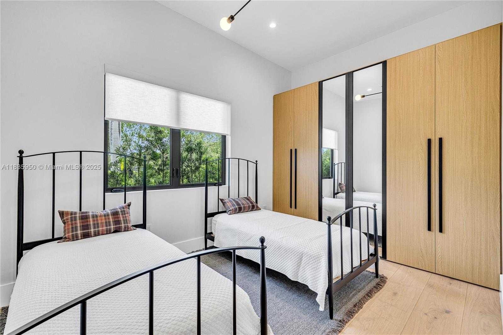 Small Image of 7699 SOUTH WEST 118TH ST, Pinecrest Number 25