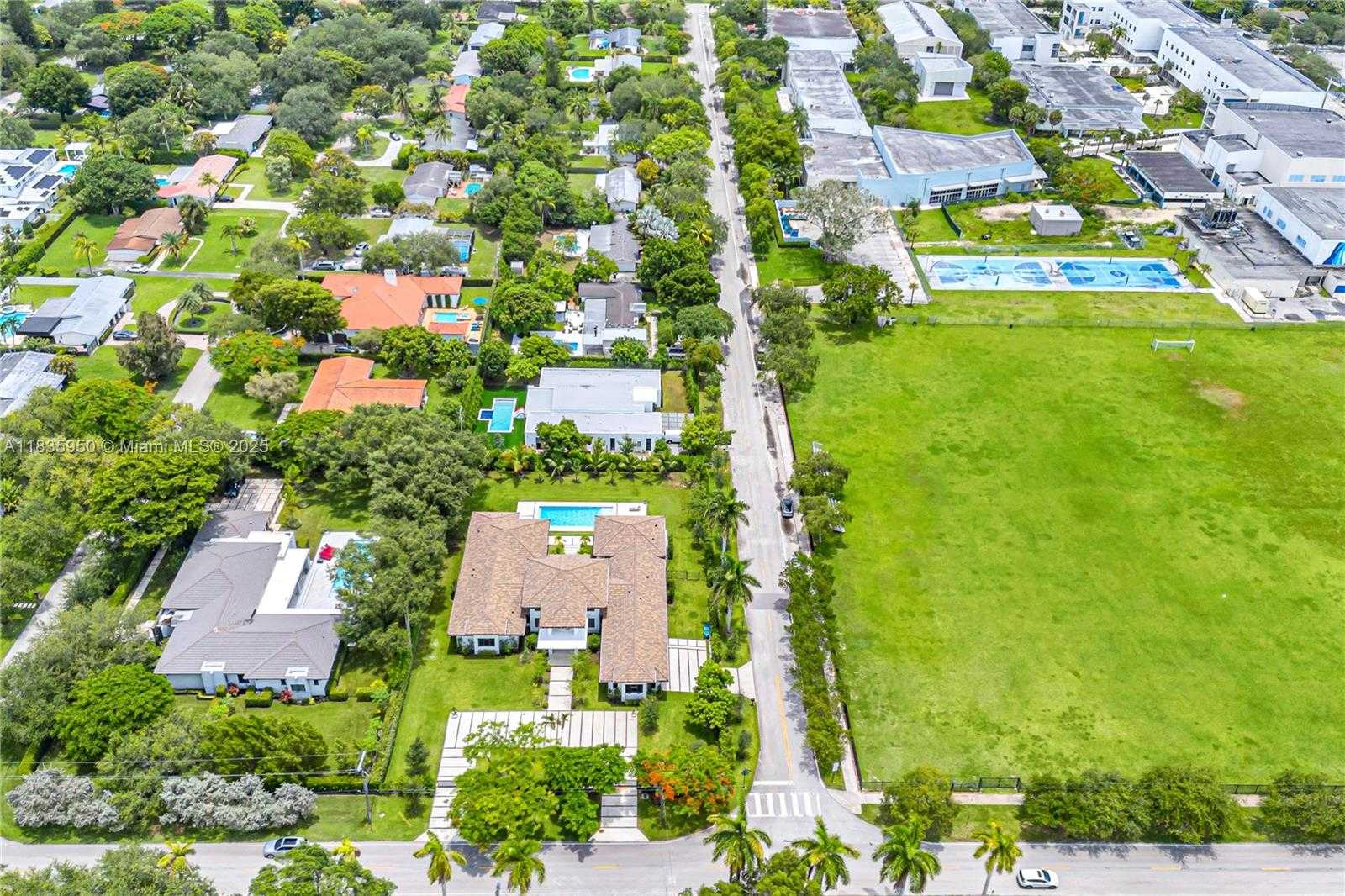 Small Image of 7699 SOUTH WEST 118TH ST, Pinecrest Number 38