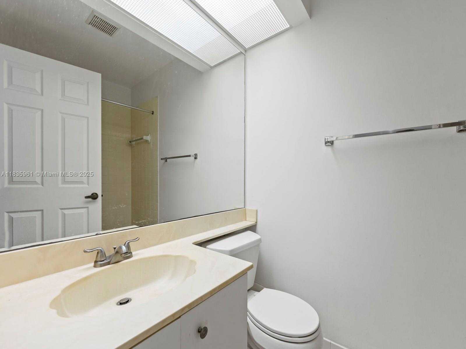 Small Image of 437 SOUTH EAST 22ND DR, Homestead Number 12