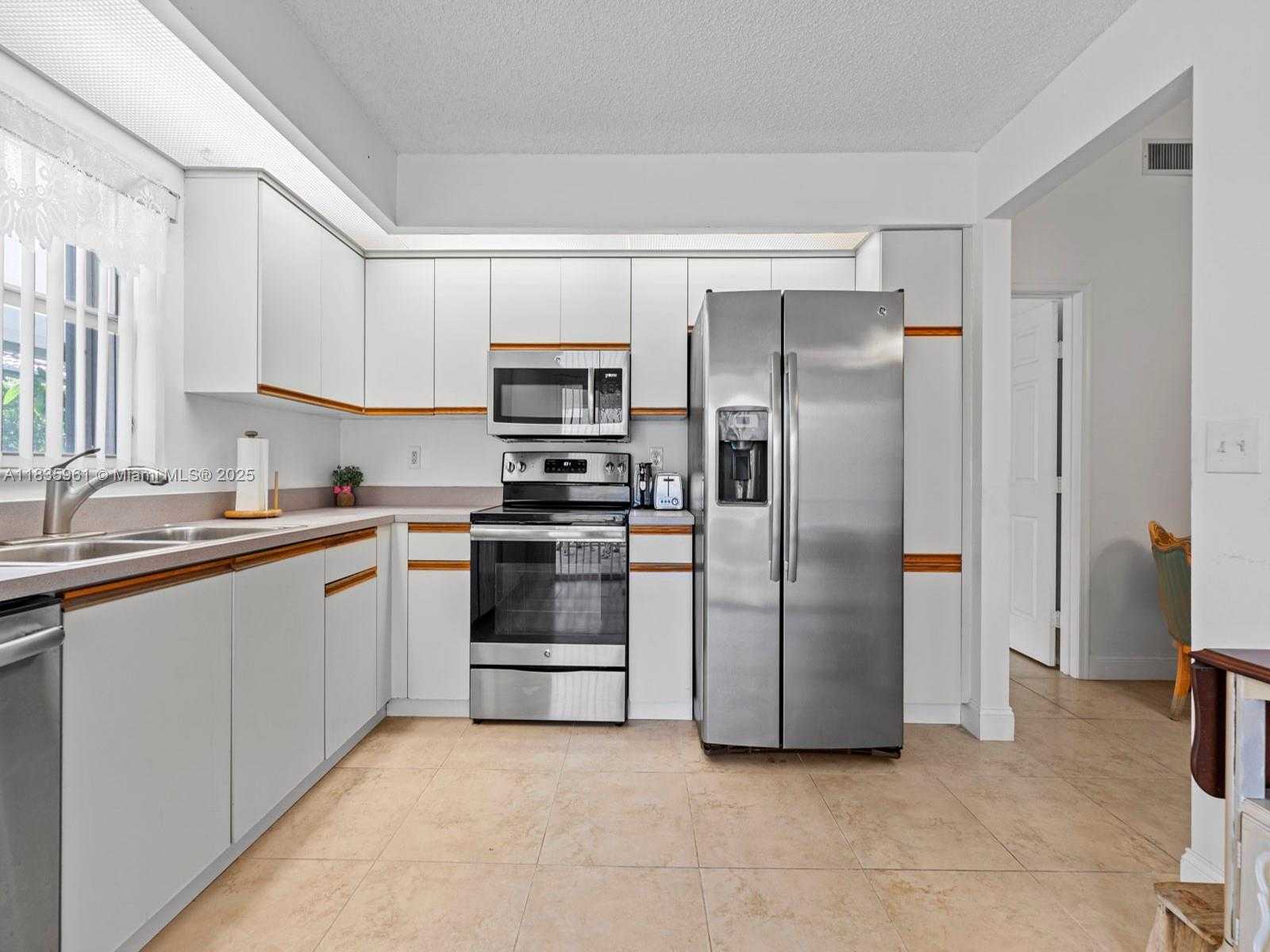 Small Image of 437 SOUTH EAST 22ND DR, Homestead Number 7