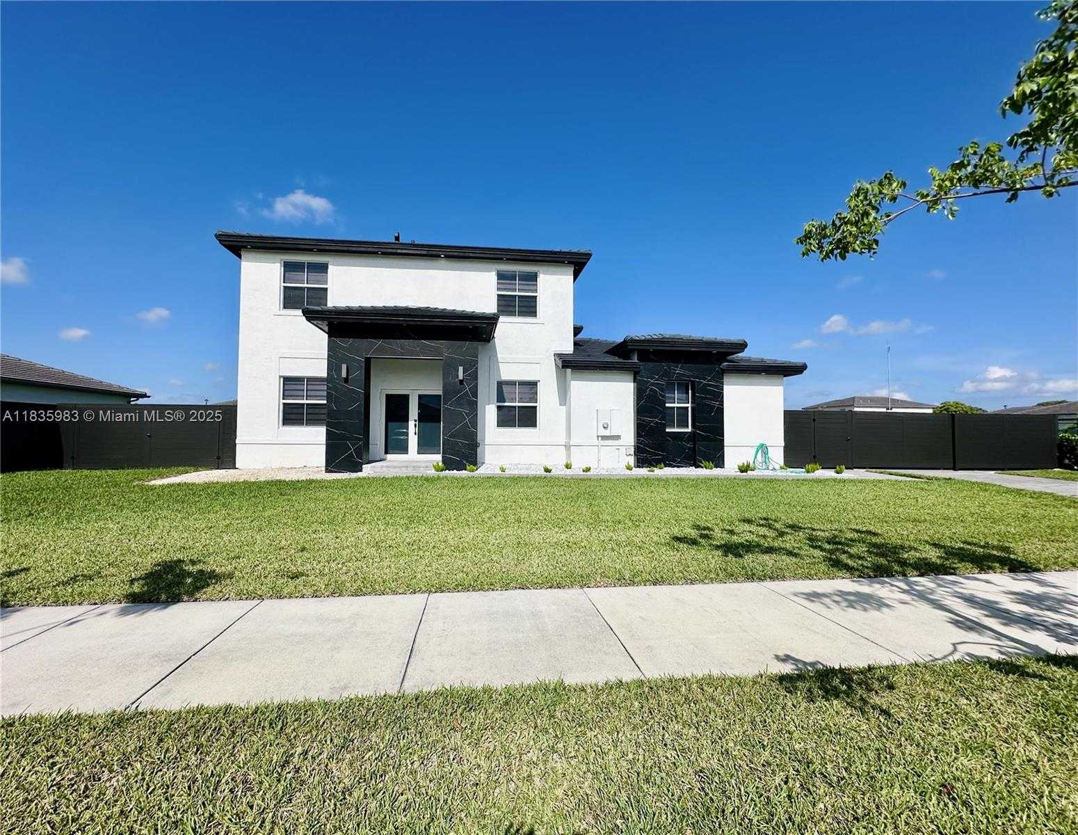 Small Image of 29151 SOUTH WEST 168TH CT, Homestead Number 3