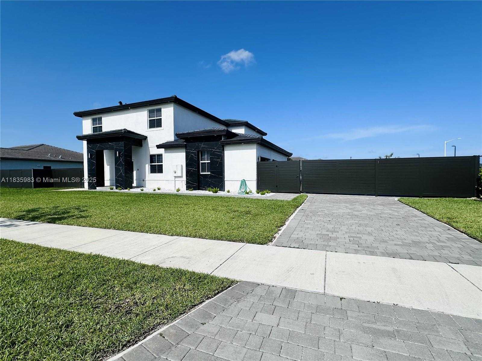 Small Image of 29151 SOUTH WEST 168TH CT, Homestead Number 4