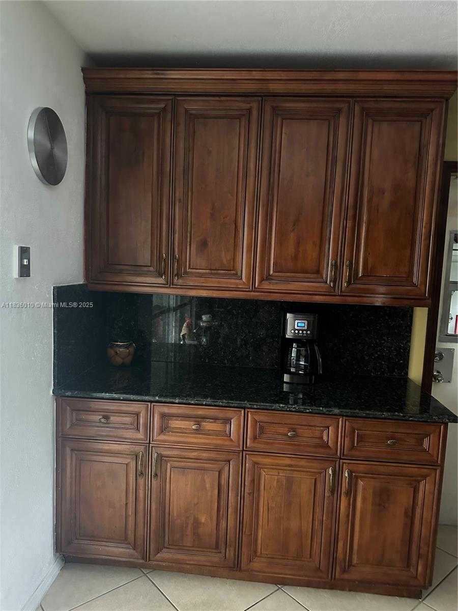 Small Image of 9260 SOUTH WEST 176TH ST, Palmetto Bay Number 2