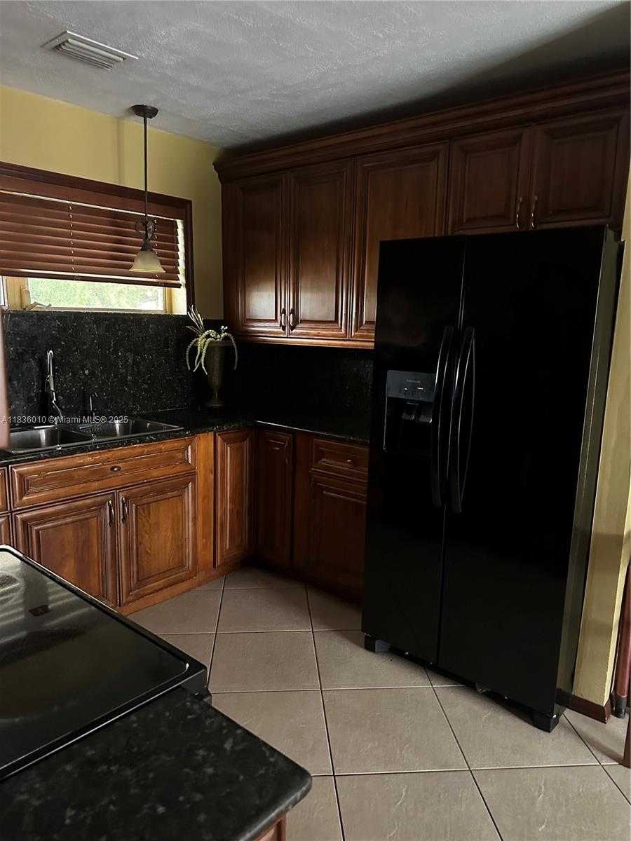 Small Image of 9260 SOUTH WEST 176TH ST, Palmetto Bay Number 4