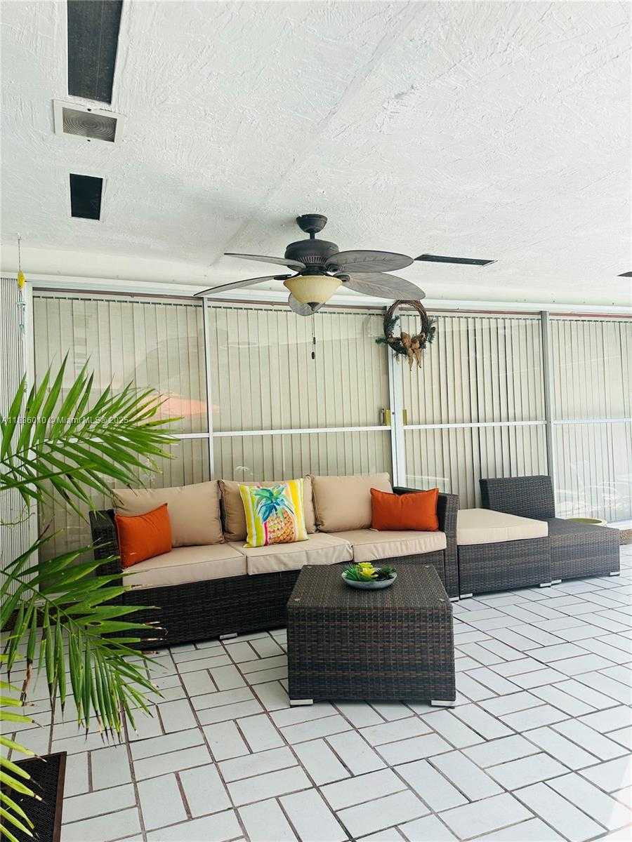 Small Image of 9260 SOUTH WEST 176TH ST, Palmetto Bay Number 7