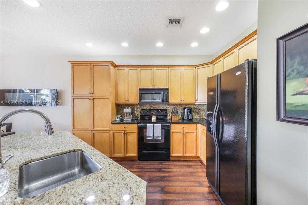 Small Image of 15562 SOUTH WEST 54TH CT, Miramar Number 11