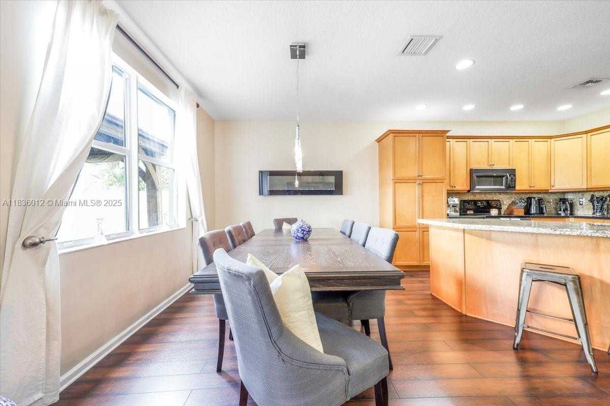 Small Image of 15562 SOUTH WEST 54TH CT, Miramar Number 15