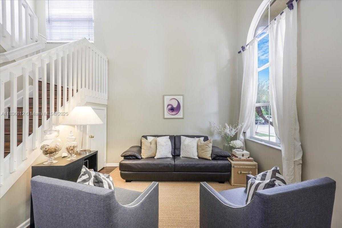 Small Image of 15562 SOUTH WEST 54TH CT, Miramar Number 7