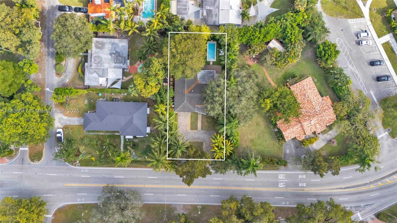 Small Image of 11433 NORTH EAST 6TH AVE, Biscayne Park Number 36