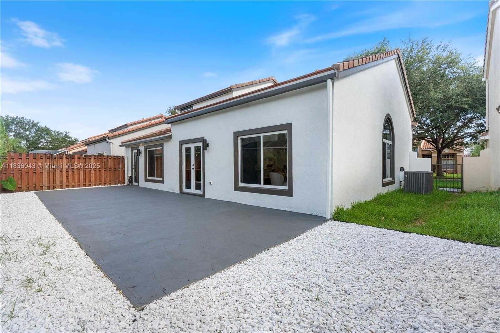 Small Image of 10204 CARACAS ST, Cooper City Number 25