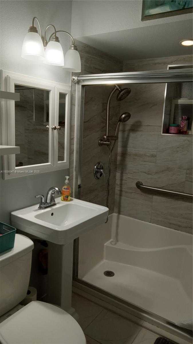 Small Image of 2951 NORTH WEST 151ST TER, Miami Gardens Number 12