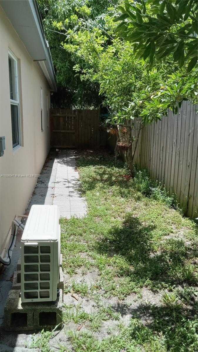 Small Image of 2951 NORTH WEST 151ST TER, Miami Gardens Number 16