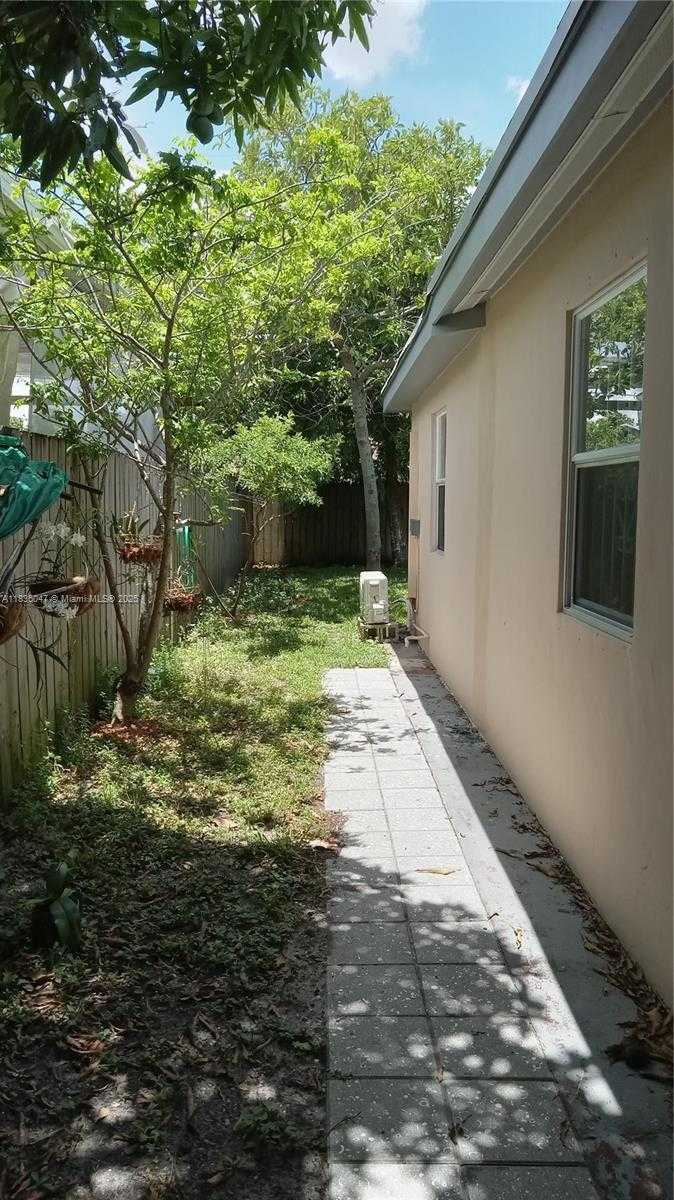 Small Image of 2951 NORTH WEST 151ST TER, Miami Gardens Number 19