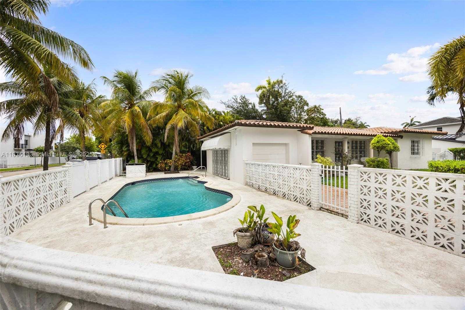 Small Image of 811 SOUTH WEST 25TH RD, Miami Number 22