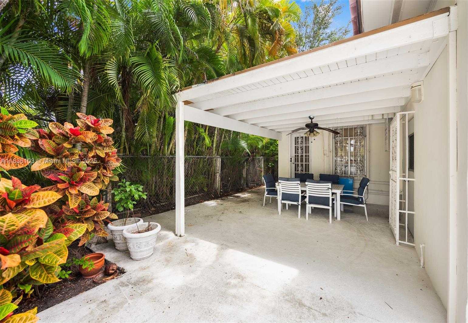 Small Image of 811 SOUTH WEST 25TH RD, Miami Number 23