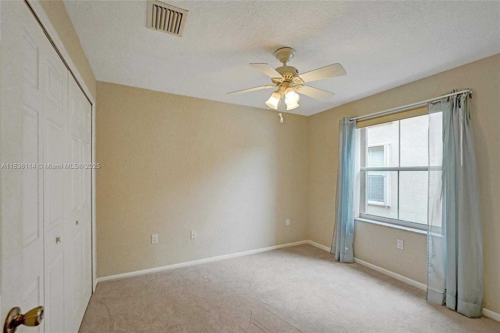 Small Image of 14125 SOUTH CYPRESS COVE CIR, Davie Number 22