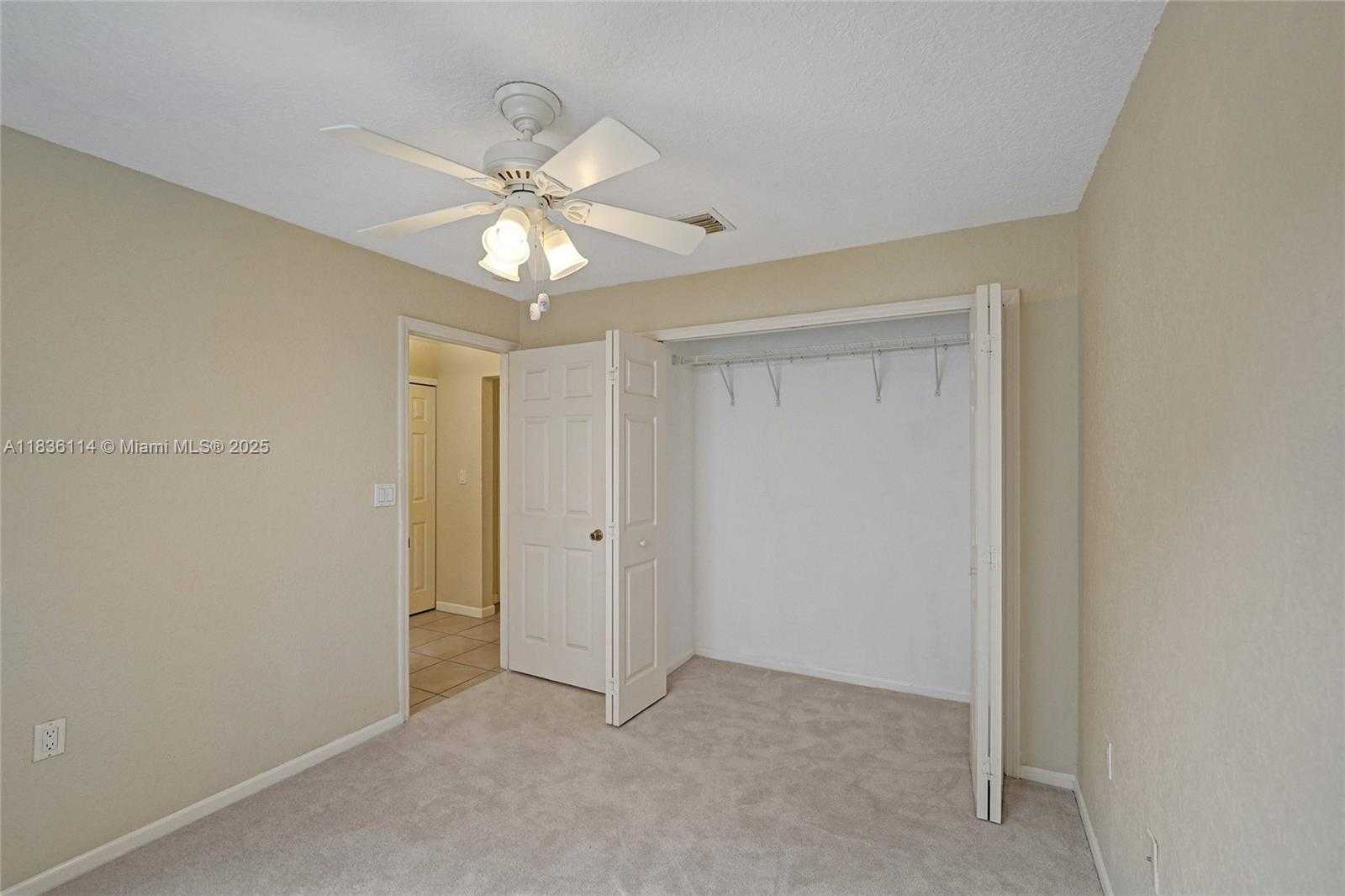 Small Image of 14125 SOUTH CYPRESS COVE CIR, Davie Number 23