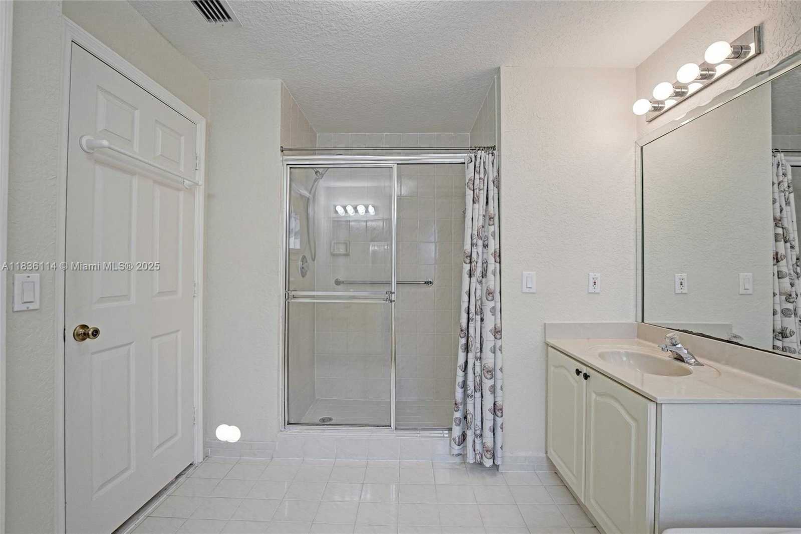 Small Image of 14125 SOUTH CYPRESS COVE CIR, Davie Number 9