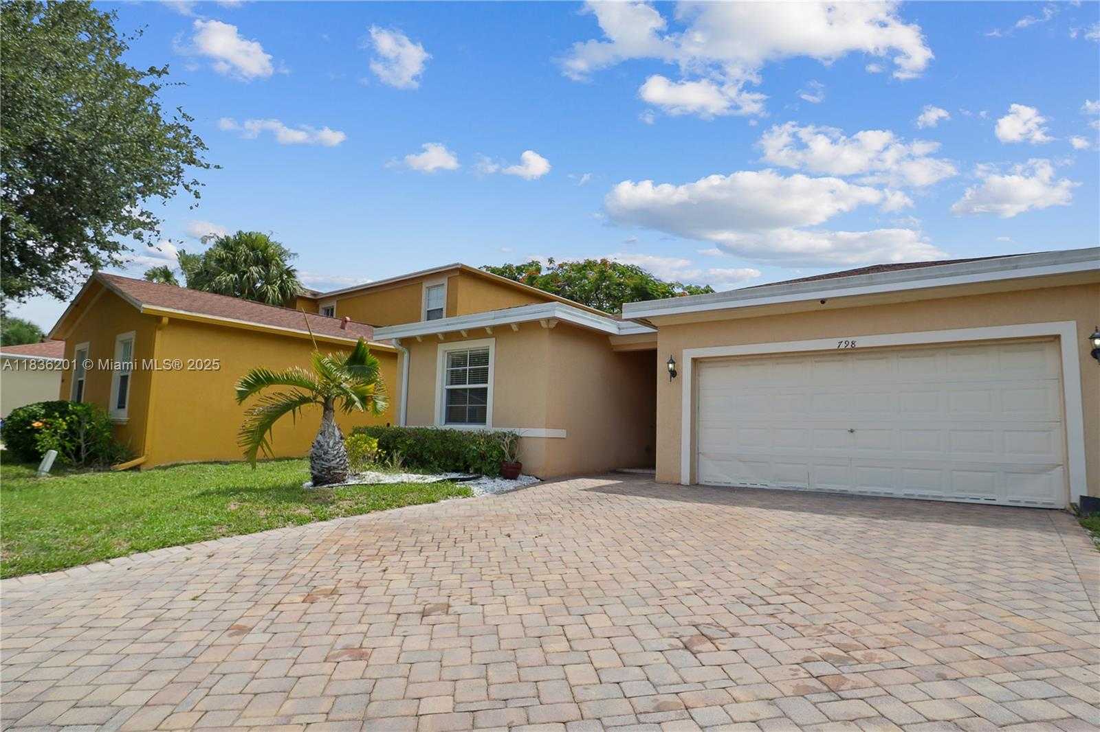Small Image of 798 QUARTZ TER, West Palm Beach Number 2