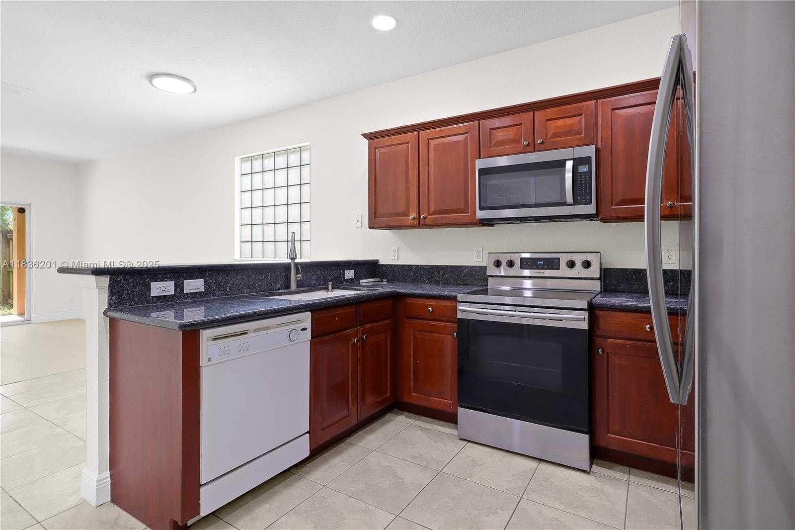 Small Image of 798 QUARTZ TER, West Palm Beach Number 73