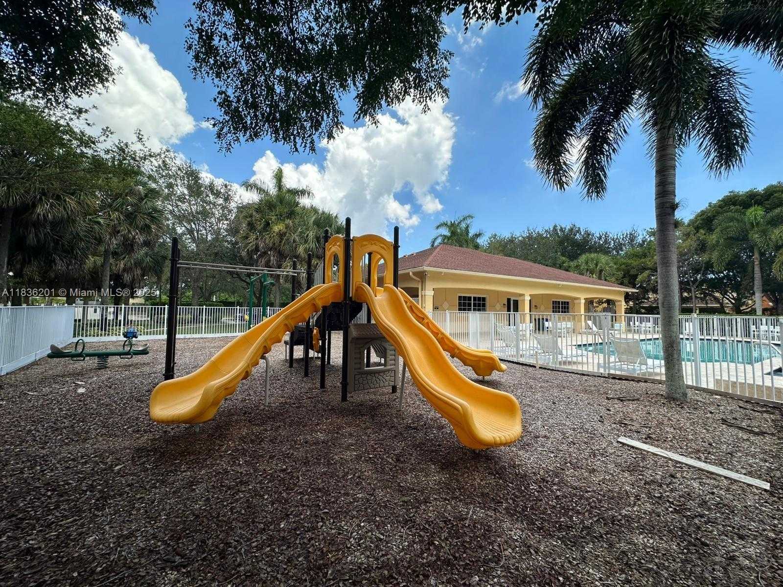 Small Image of 798 QUARTZ TER, West Palm Beach Number 95