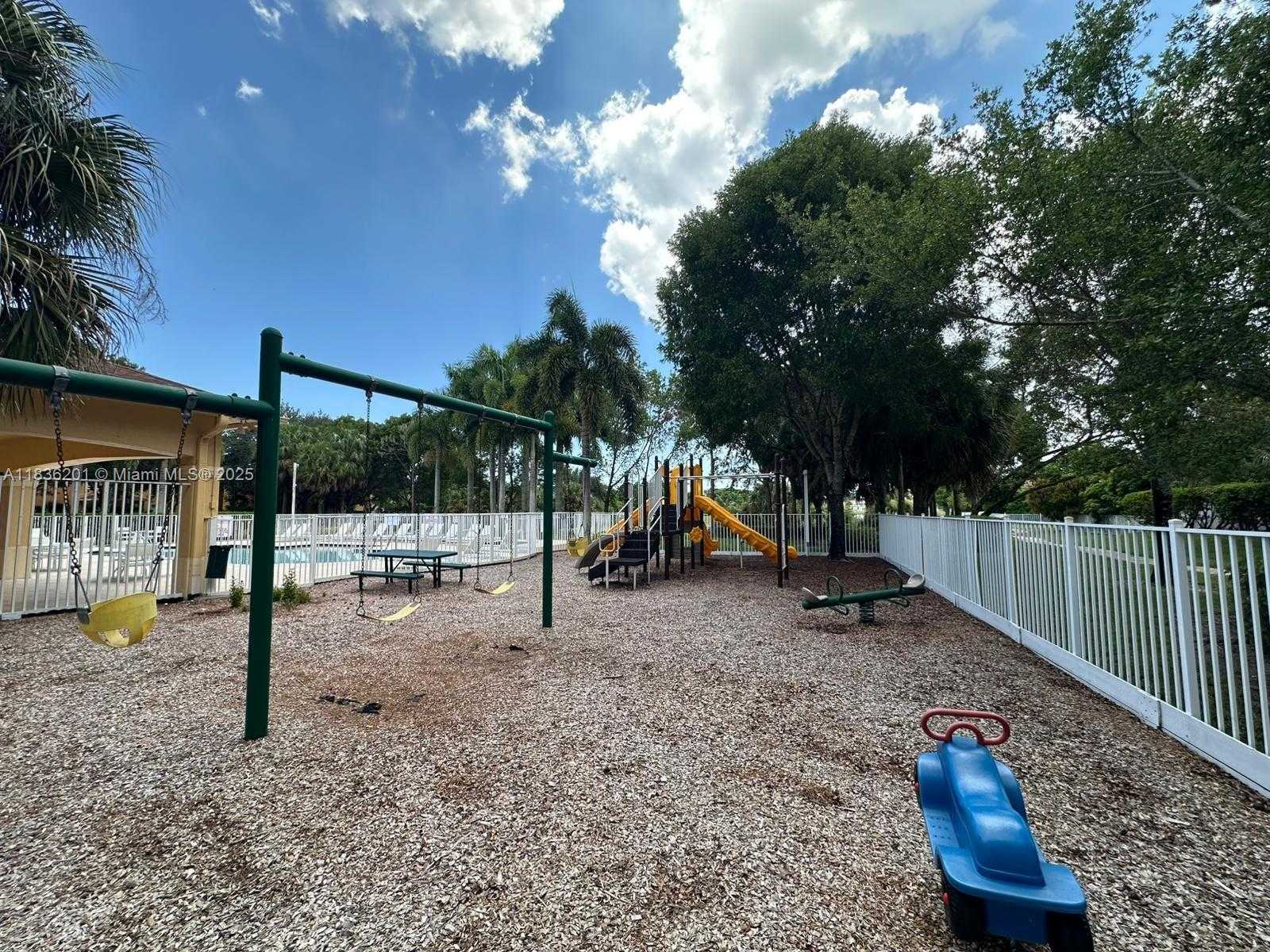Small Image of 798 QUARTZ TER, West Palm Beach Number 96