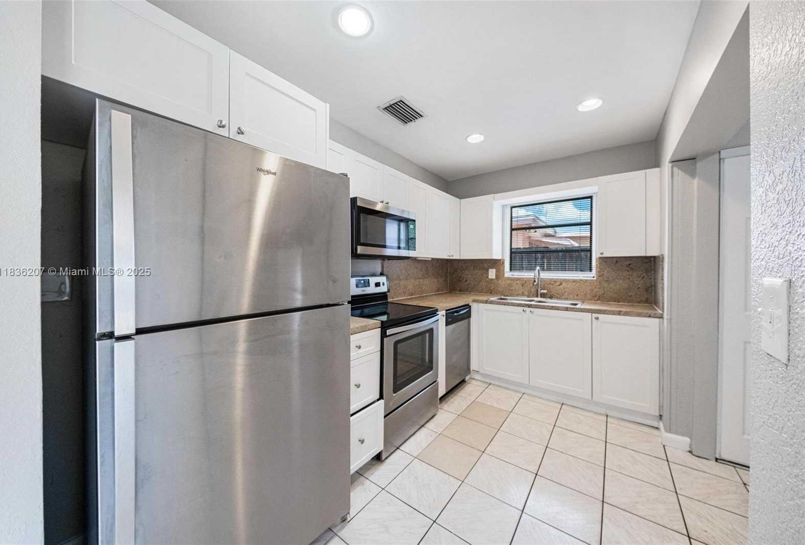 Small Image of 7521 INDIGO ST, Miramar Number 10
