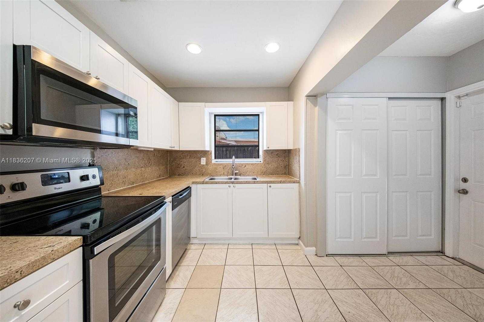 Small Image of 7521 INDIGO ST, Miramar Number 11