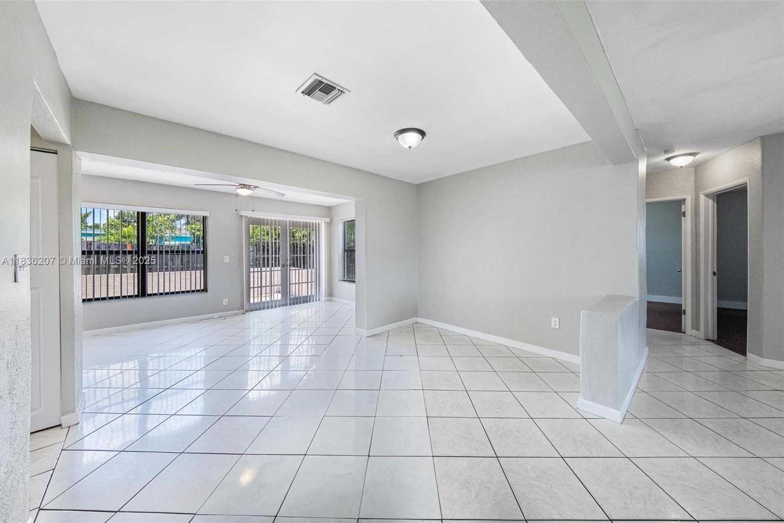 Small Image of 7521 INDIGO ST, Miramar Number 17