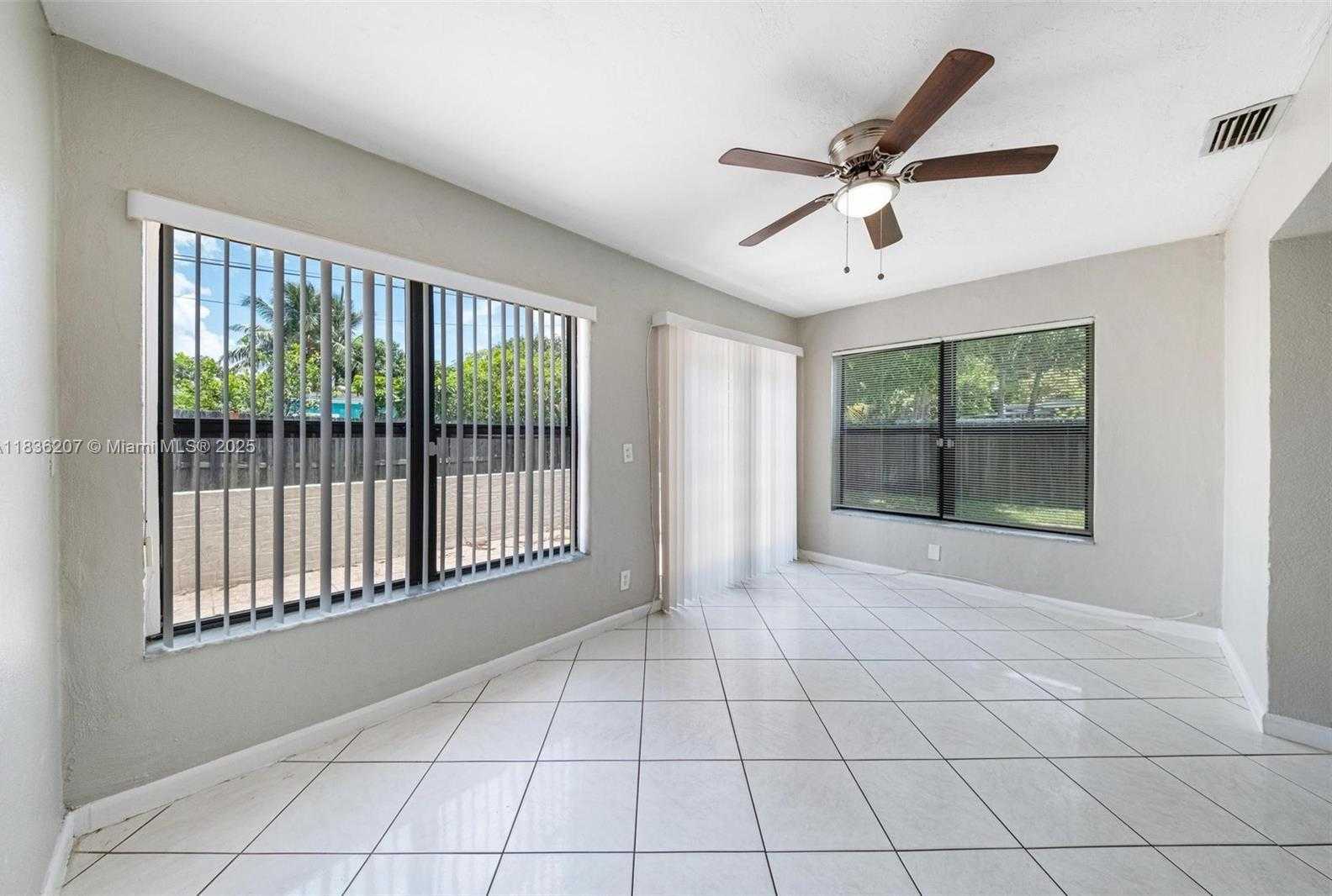 Small Image of 7521 INDIGO ST, Miramar Number 18