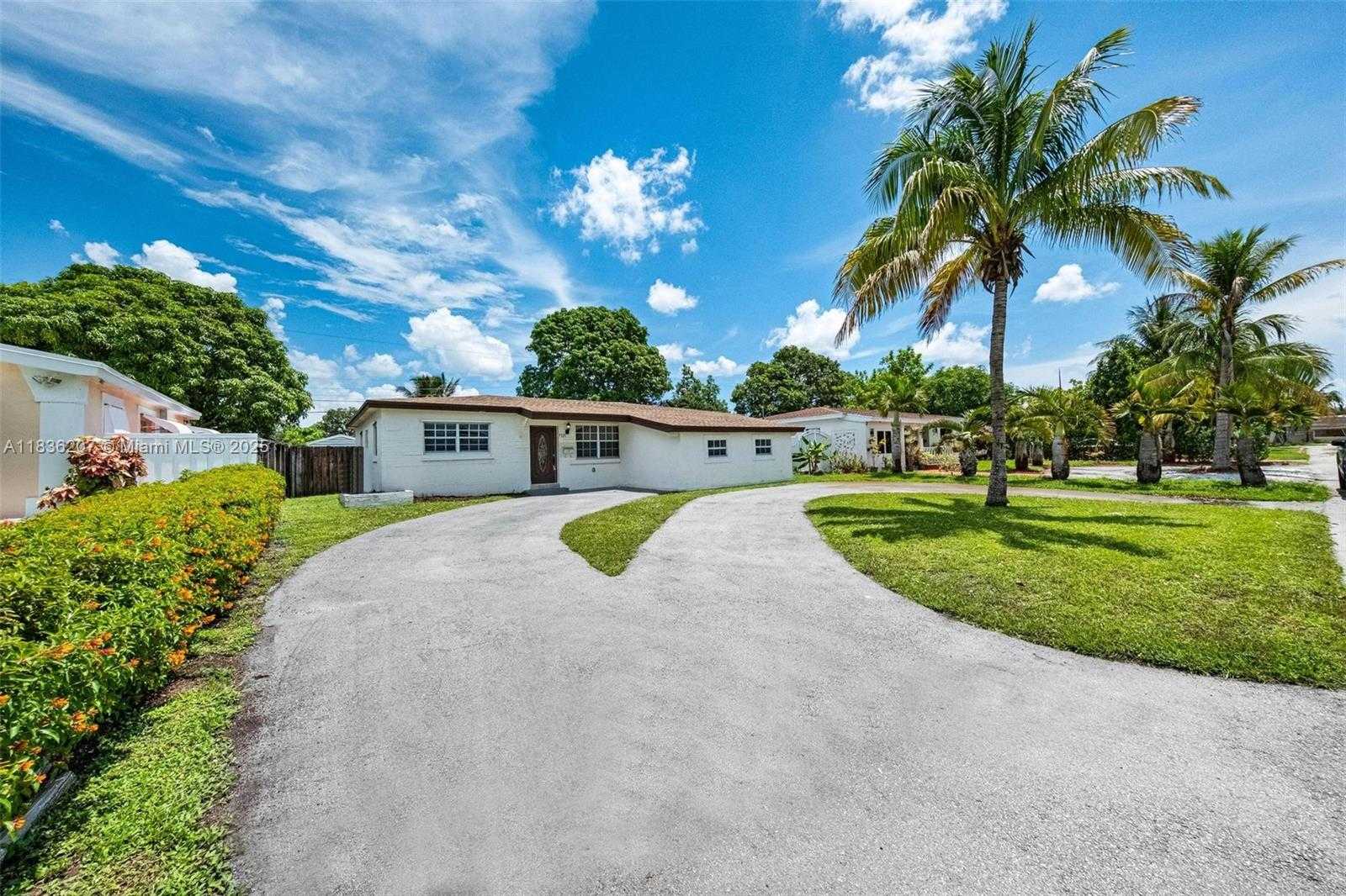 Small Image of 7521 INDIGO ST, Miramar Number 2