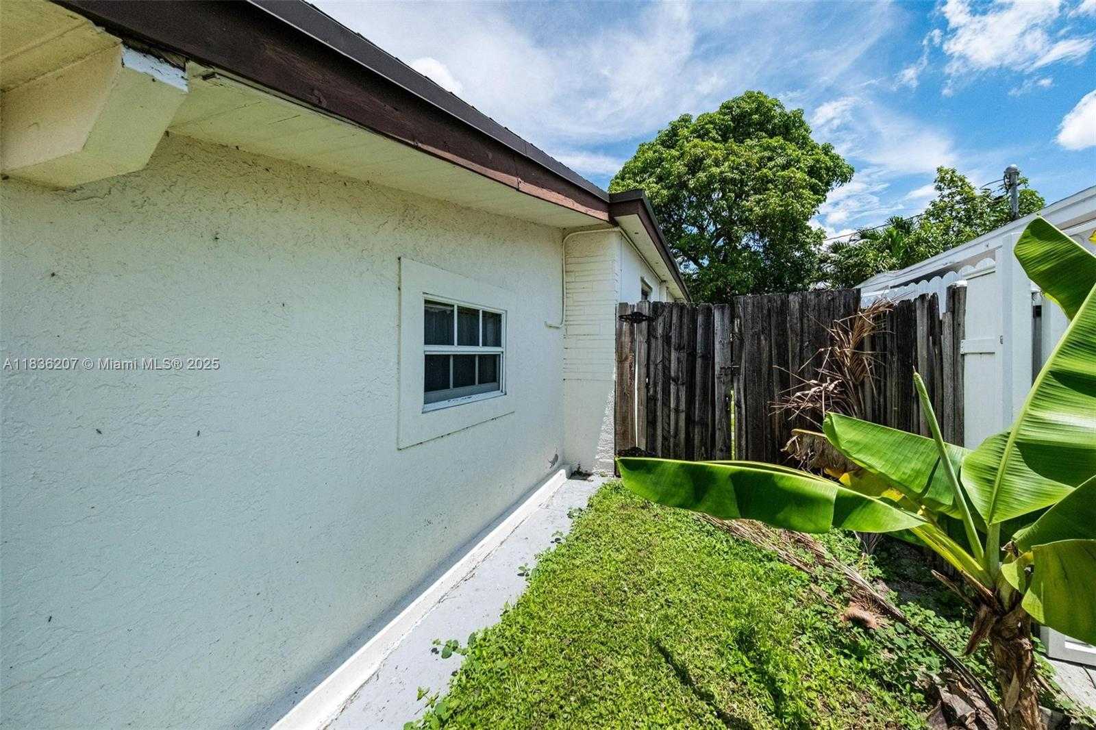 Small Image of 7521 INDIGO ST, Miramar Number 38