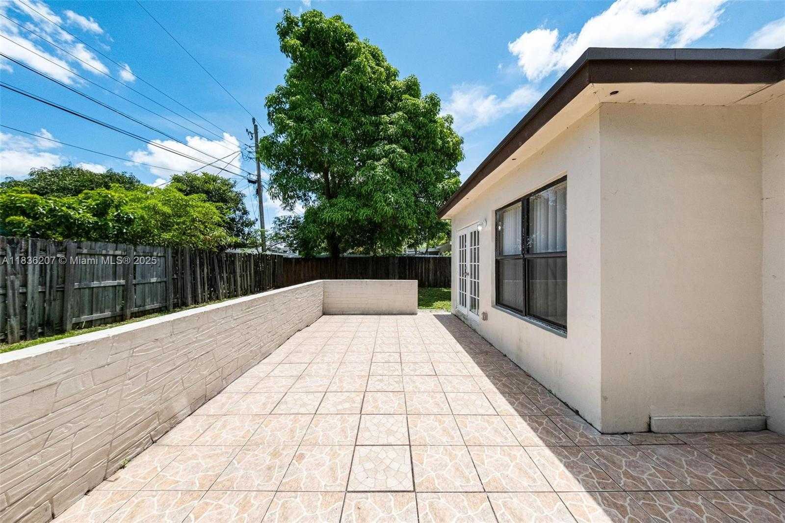 Small Image of 7521 INDIGO ST, Miramar Number 39