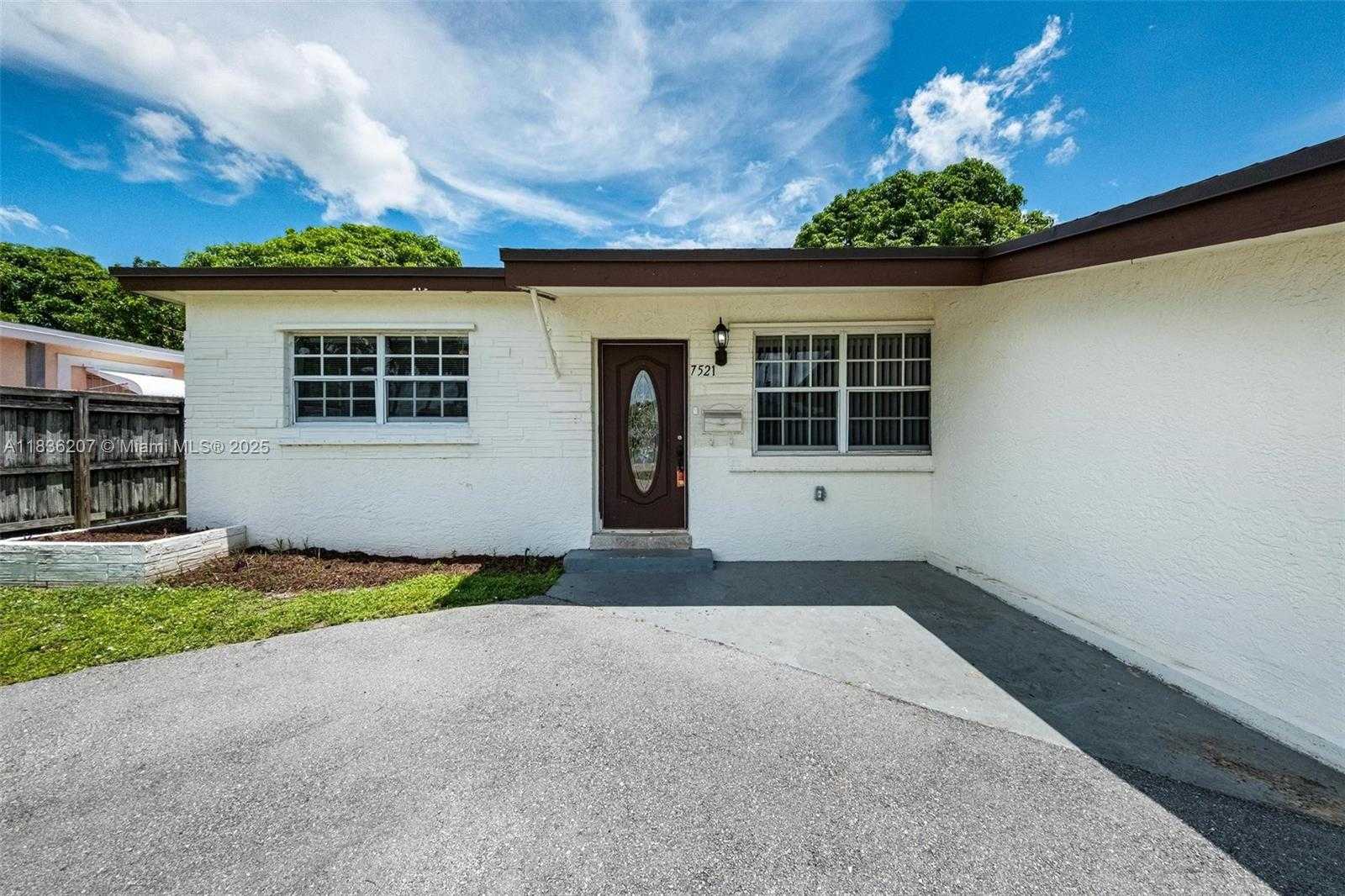 Small Image of 7521 INDIGO ST, Miramar Number 4