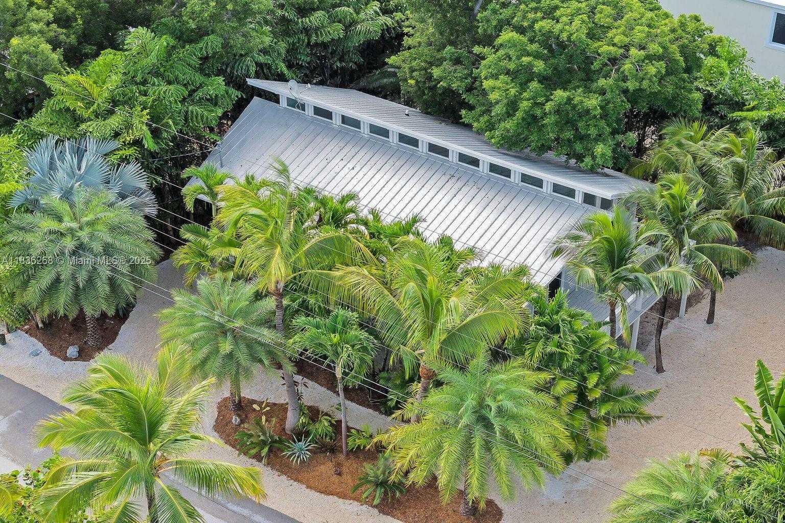 Small Image of 81975 OLD HWY, Islamorada Number 2