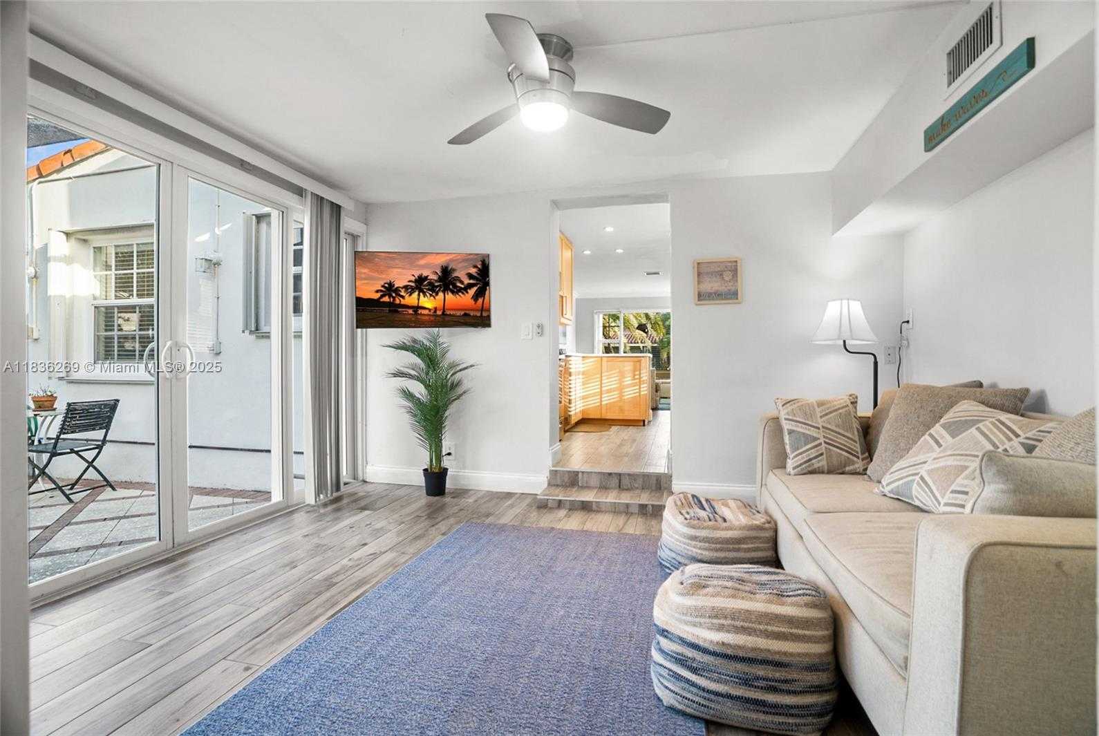 Small Image of 1611 MAYO STREEET, Hollywood Number 14