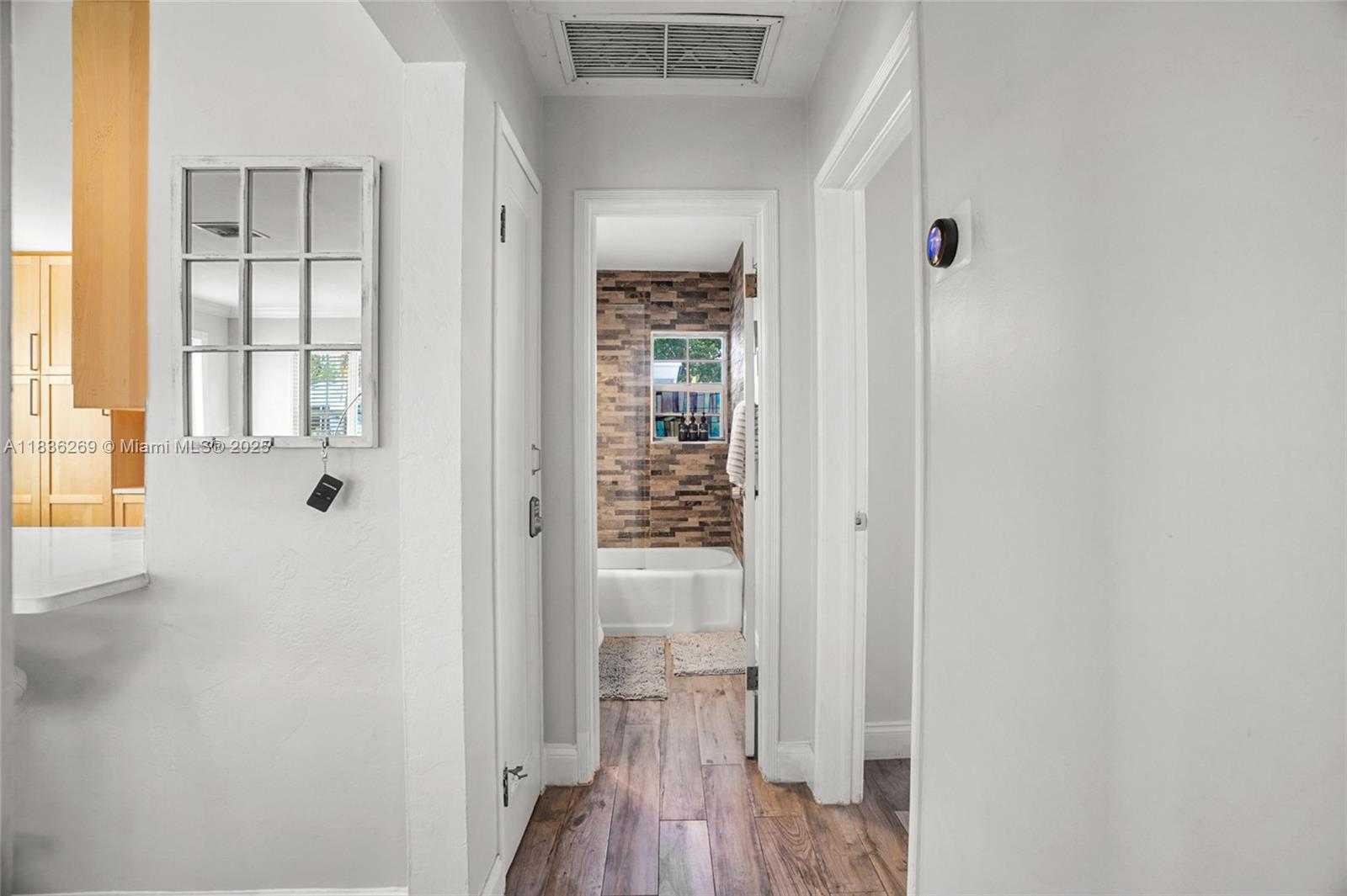 Small Image of 1611 MAYO STREEET, Hollywood Number 16