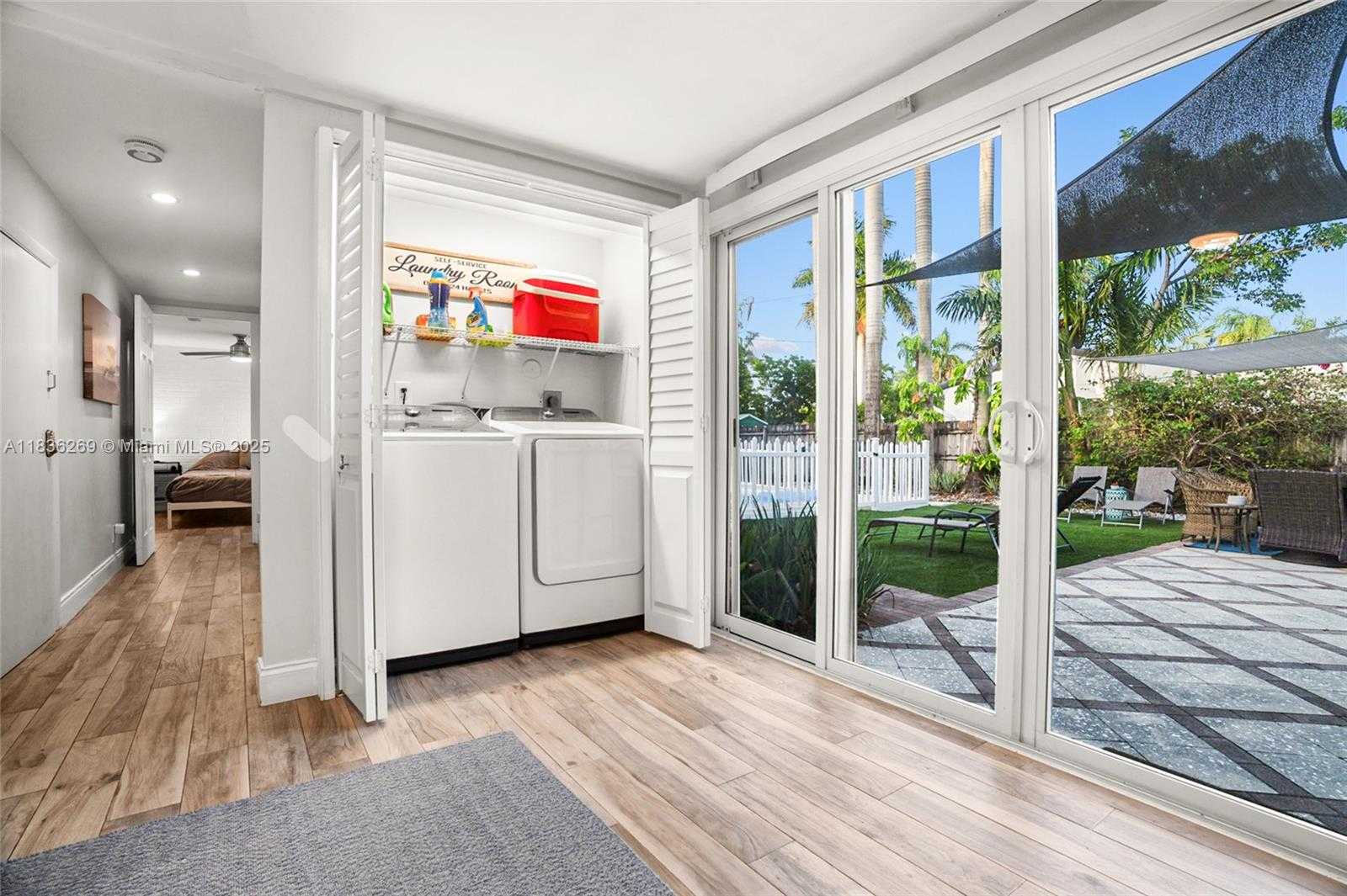 Small Image of 1611 MAYO STREEET, Hollywood Number 21