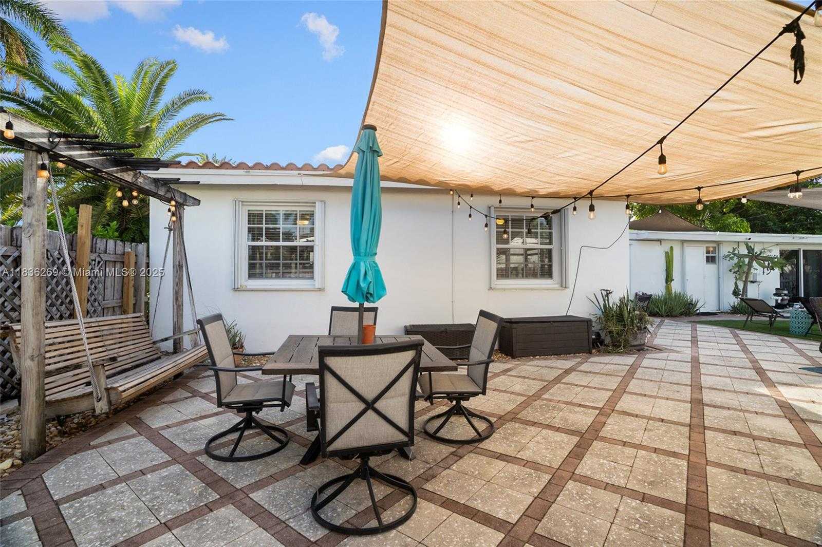Small Image of 1611 MAYO STREEET, Hollywood Number 23